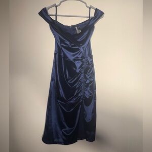 WINDSOR Elegant Off-Shoulder Navy Dress-M